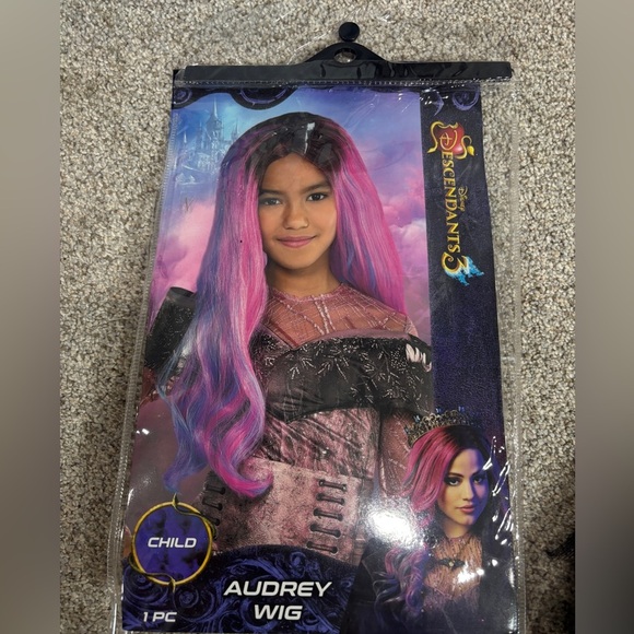 Disney descendants 3 Audrey child costume size medium 8-10 with wig! - Picture 6 of 9